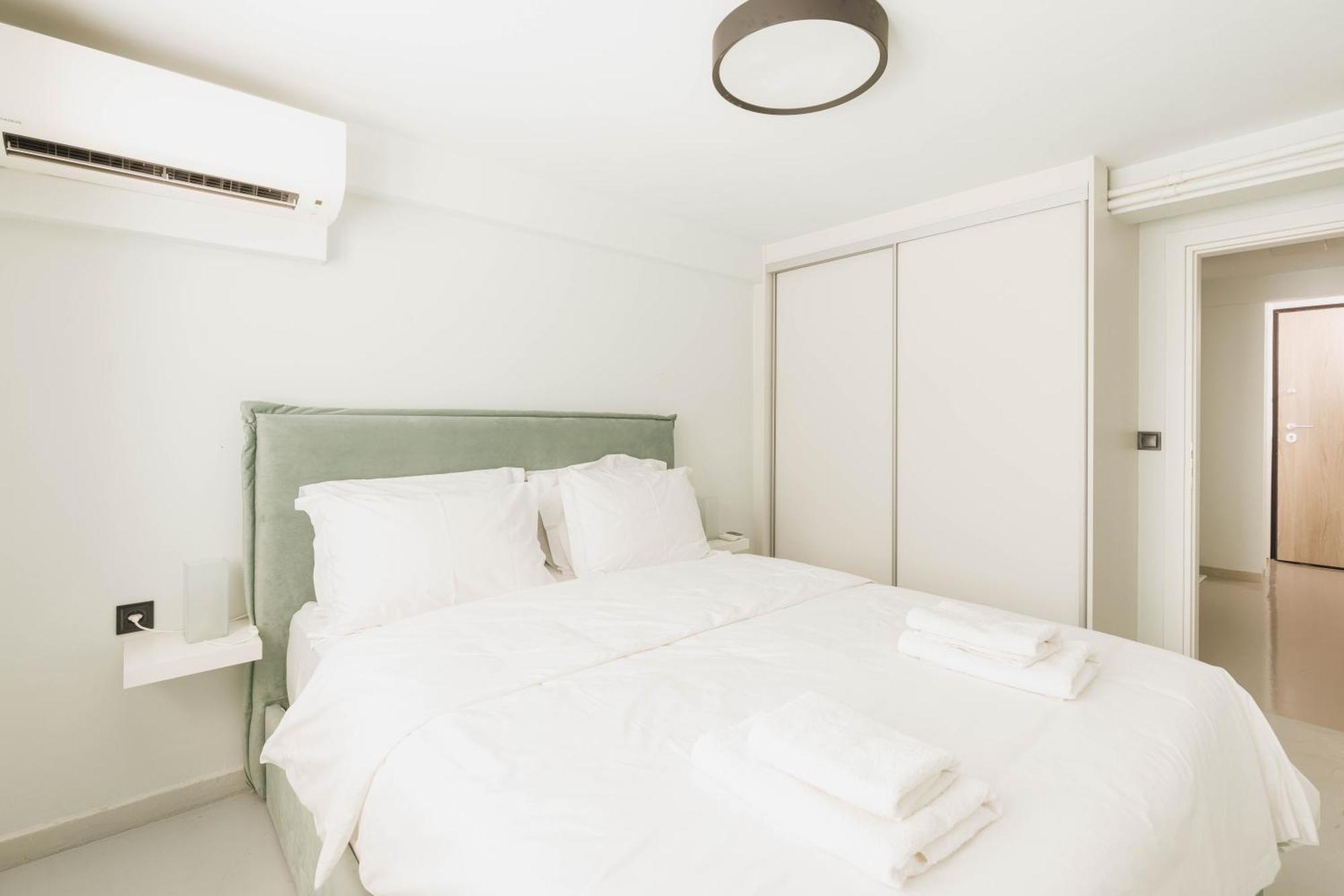 Ferienwohnung Beautiful Underground Nest With Prv Terrace Athen Exterior foto