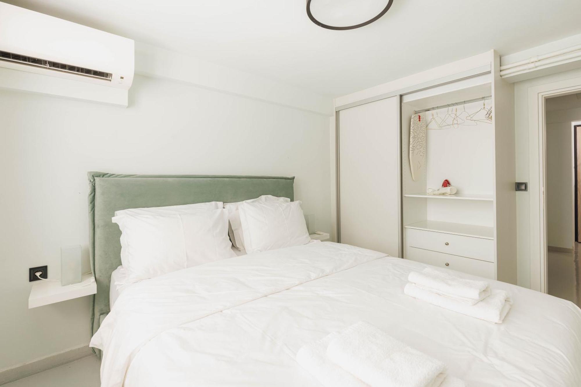 Ferienwohnung Beautiful Underground Nest With Prv Terrace Athen Exterior foto